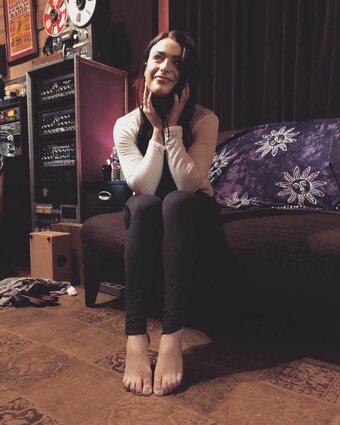 Laurel Wright / theyoungfablesofficial Nude Leaks Photo 4