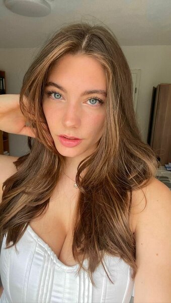 Lea Chloé / leachloe / leachloe_ Nude Leaks OnlyFans Photo 22