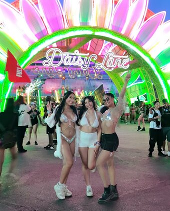 Lea Danielle / lea-mary / missleadanielle Nude Leaks OnlyFans Photo 3