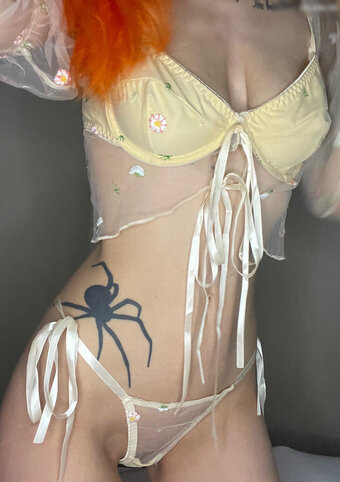 Lea Gruner / l.__gnr Nude Leaks Photo 17