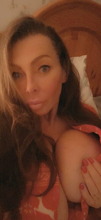 Lea Walker / leawalkerofficial / officiallyleawalker Nude Leaks OnlyFans Photo 1