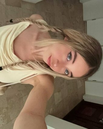 Leaberry_ Nude Leaks Photo 14