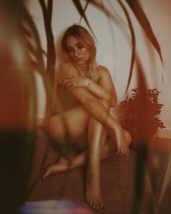 Leafys.Visuals / LeafysFeet Nude Leaks Photo 3