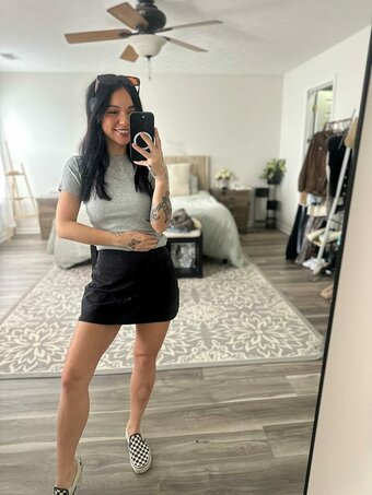 Leah Sharp Nude Leaks Photo 3