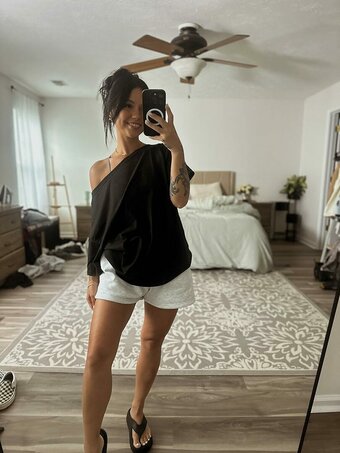 Leah Sharp Nude Leaks Photo 4