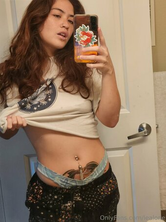 lealone Nude Leaks Photo 2