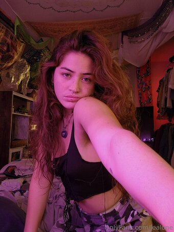 lealone Nude Leaks Photo 17