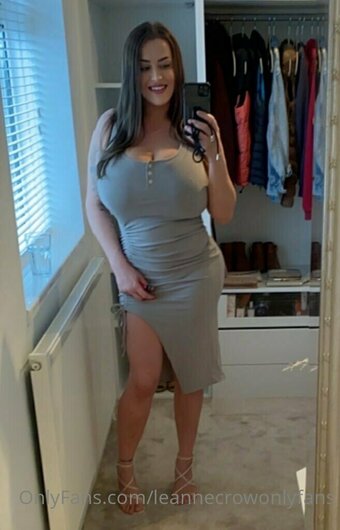 leannecrowonlyfans Nude Leaks Photo 11
