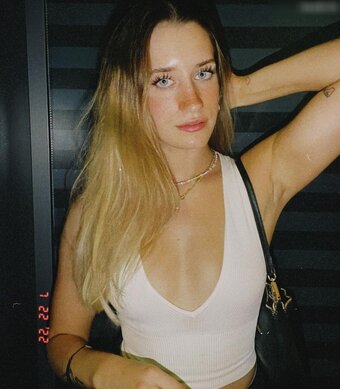 Ledlwedl Nude Leaks Photo 2