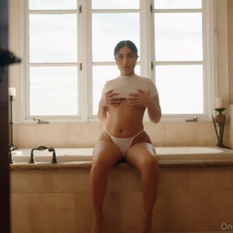 Leena Sayed / leenasayed Nude Leaks OnlyFans Photo 28