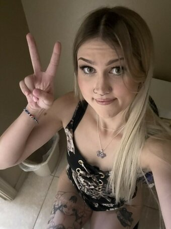 Left.fordread / left_for_dread Nude Leaks OnlyFans Photo 3