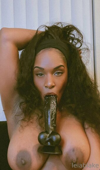 leilablake Nude Leaks Photo 15