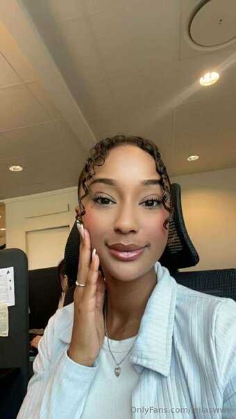 leilaswe Nude Leaks Photo 8