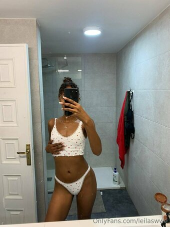 leilaswe Nude Leaks Photo 14