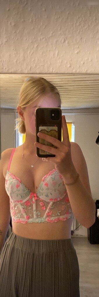 Lenaa.shce Nude Leaks Photo 4