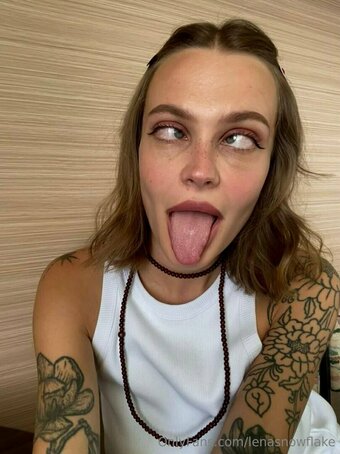 lenasnowflake / lenasnow.tattoo Nude Leaks OnlyFans Photo 2