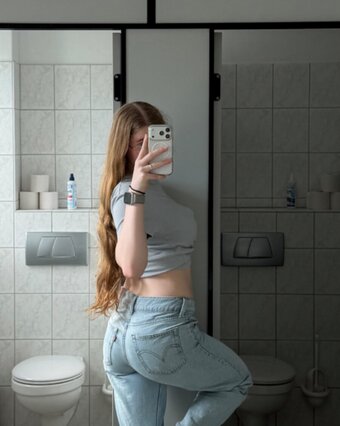 leonieeeeee / real.leonieeeeee Nude Leaks Photo 2