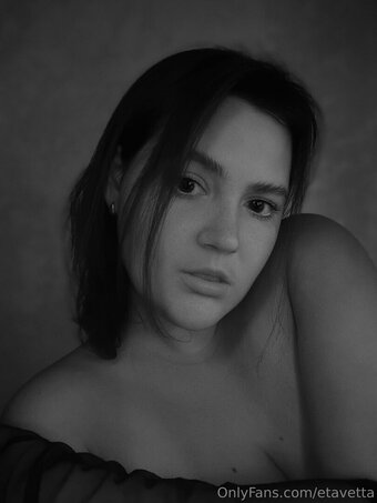 letavi Nude Leaks Photo 13