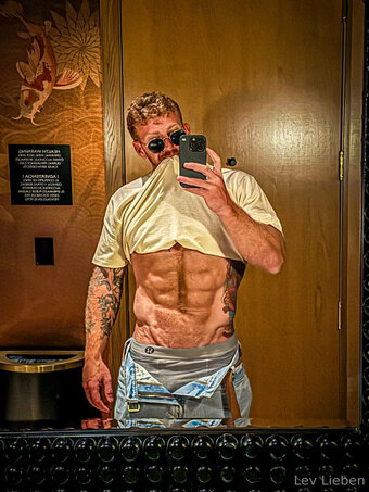 levlieben Nude Leaks Photo 4