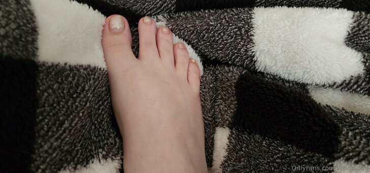 lewdajbug Nude Leaks Photo 11