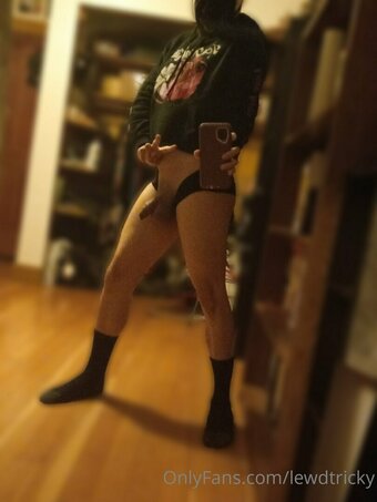 lewdtricky Nude Leaks Photo 18