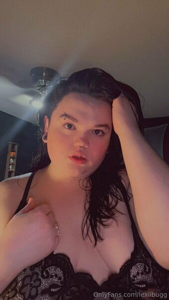 lexiibugg Nude Leaks Photo 24
