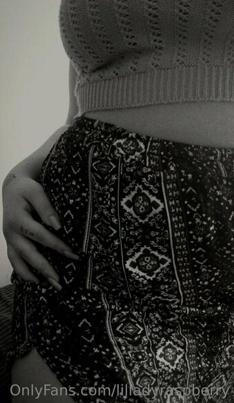 lilladyraspberry Nude Leaks Photo 9