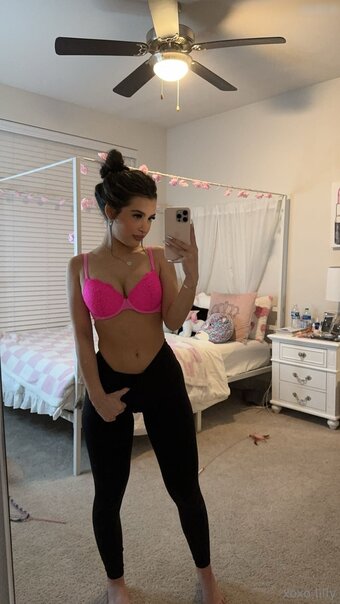 Lilliandelaney Nude Leaks Photo 9