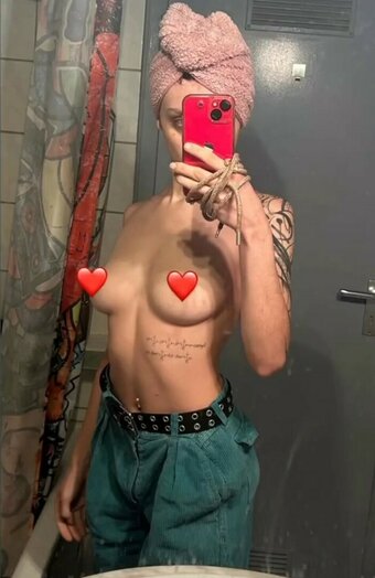 LillyPornokatze Nude Leaks Photo 12