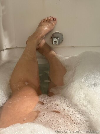 lilmizzbee Nude Leaks Photo 10
