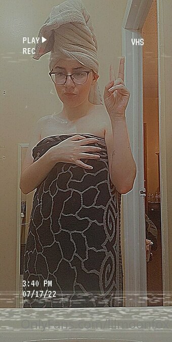 lilmoonfox Nude Leaks Photo 7