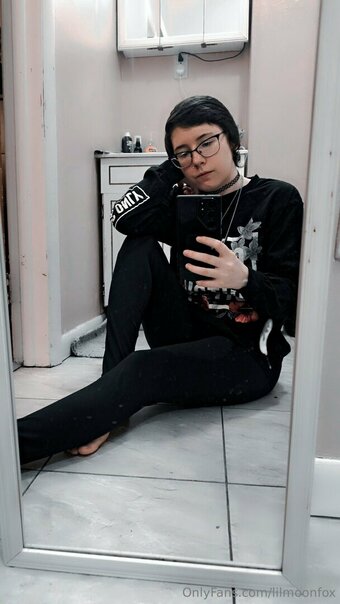 lilmoonfox Nude Leaks Photo 17