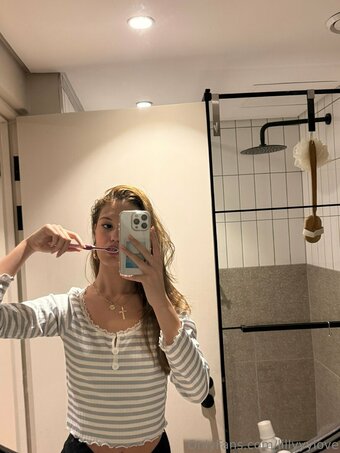 lilyloveeee / https: / lillyyylove / lillyyyluv Nude Leaks Photo 3
