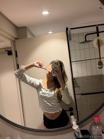 lilyloveeee / https: / lillyyylove / lillyyyluv Nude Leaks Photo 8