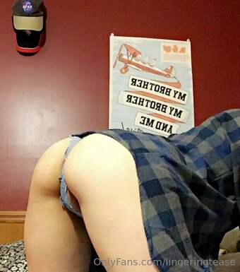 lingeringtease Nude Leaks Photo 25