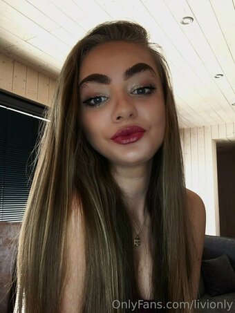 livionly Nude Leaks Photo 17