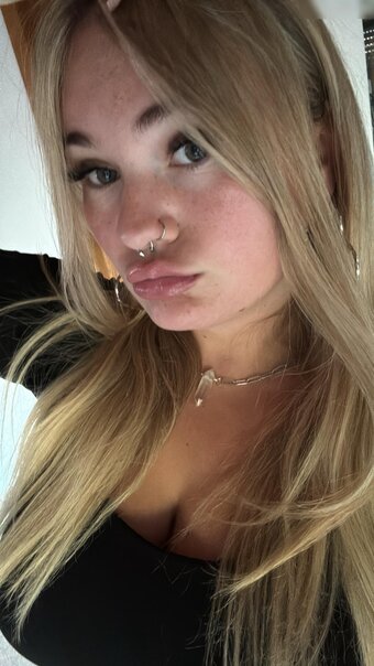 Lizzy_Cherry Nude Leaks Photo 29