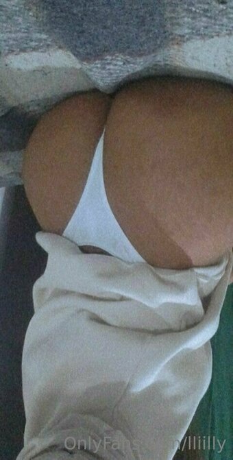 lliilly Nude Leaks Photo 6