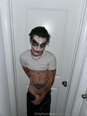 logansprivatepage Nude Leaks Photo 23