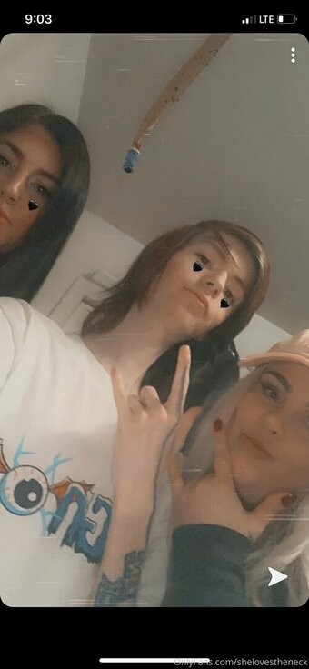 Long Neck / DaddyLongNeck / damnlongneck / shelovestheneck Nude Leaks OnlyFans Photo 18