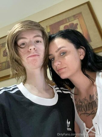 Long Neck / DaddyLongNeck / damnlongneck / shelovestheneck Nude Leaks OnlyFans Photo 28