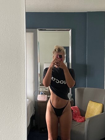 loraasmith / laceylynx / loraasmith... / thelorasmith Nude Leaks OnlyFans Photo 19