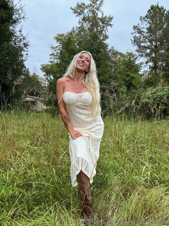 loreleifindsfree Nude Leaks Photo 16