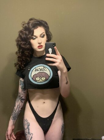 loreleik / l0releik / loreleifinds Nude Leaks OnlyFans Photo 24