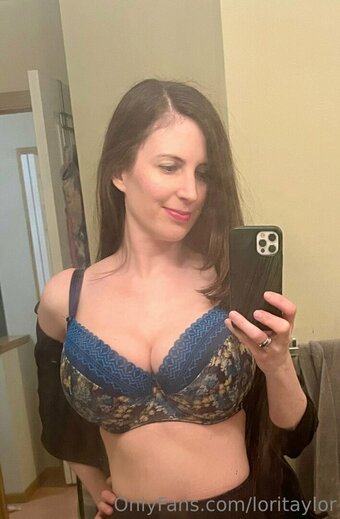 loritaylor Nude Leaks Photo 17