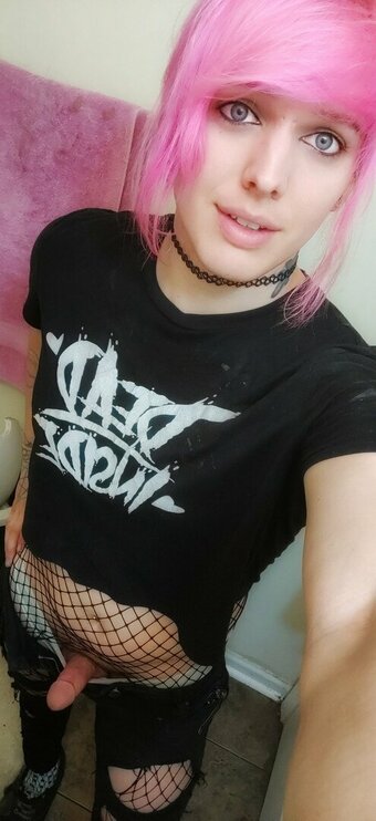 Lostcausekitty / PublicUseKitty Nude Leaks OnlyFans Photo 3