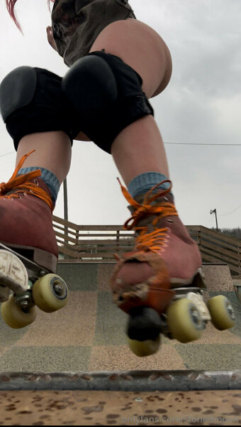 lostfaefoundskates Nude Leaks Photo 23