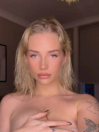lottiemossof Nude Leaks Photo 20