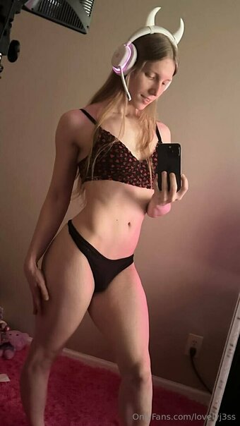 lovelyj3ss lovelyj3ss