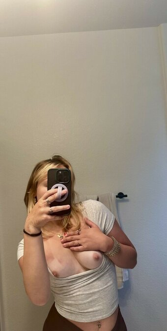 lovelynicoleaniston / lovelynico_ Nude Leaks OnlyFans Photo 3